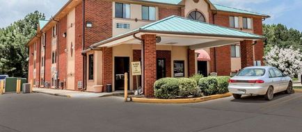 Quality Inn Exterior
