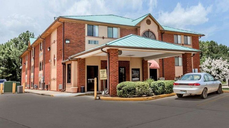Quality Inn Exterior