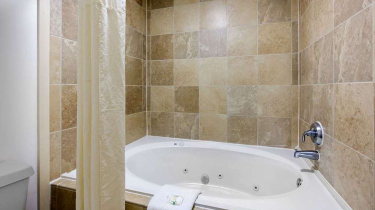 Quality Inn Athens Room