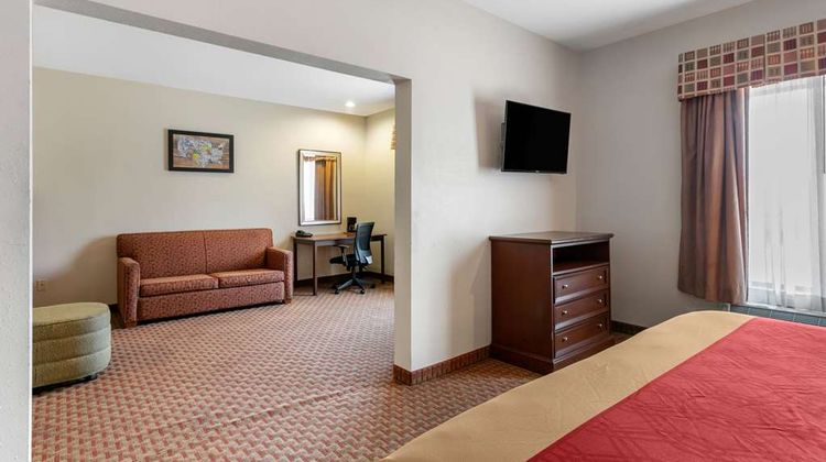 Econo Lodge Eutaw Suite
