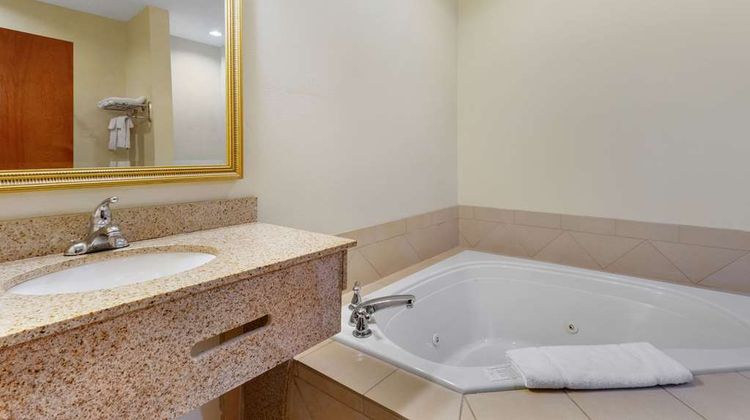 Econo Lodge Eutaw Suite