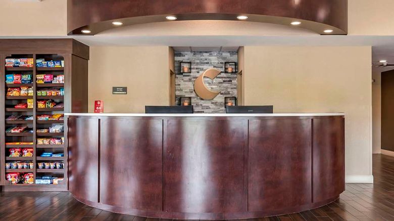 <b>Comfort Suites Pell City Lobby</b>. Images powered by <a href="https://iceportal.shijigroup.com/" title="IcePortal" target="_blank">IcePortal</a>.