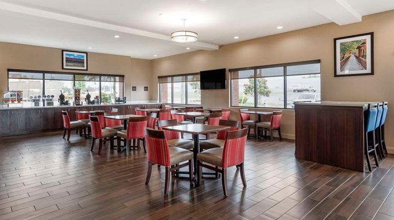 <b>Comfort Suites Pell City Restaurant</b>. Images powered by <a href="https://iceportal.shijigroup.com/" title="IcePortal" target="_blank">IcePortal</a>.