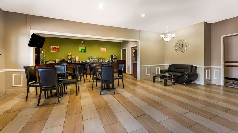 <b>Quality Inn Fort Payne Lobby</b>. Images powered by <a href="https://iceportal.shijigroup.com/" title="IcePortal" target="_blank">IcePortal</a>.