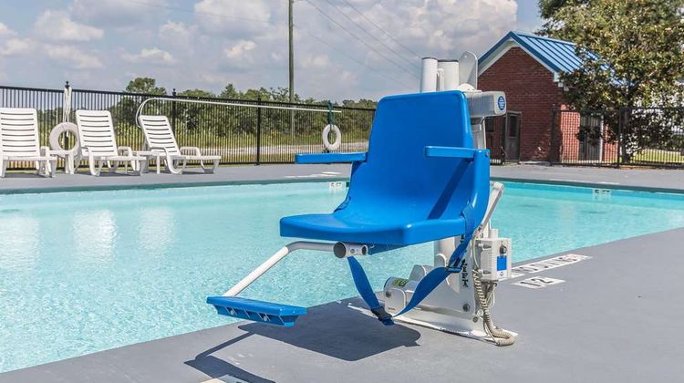 Quality Inn Pool
