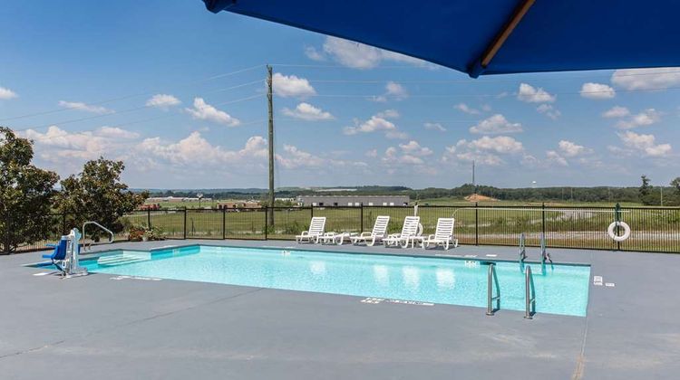 Quality Inn Pool
