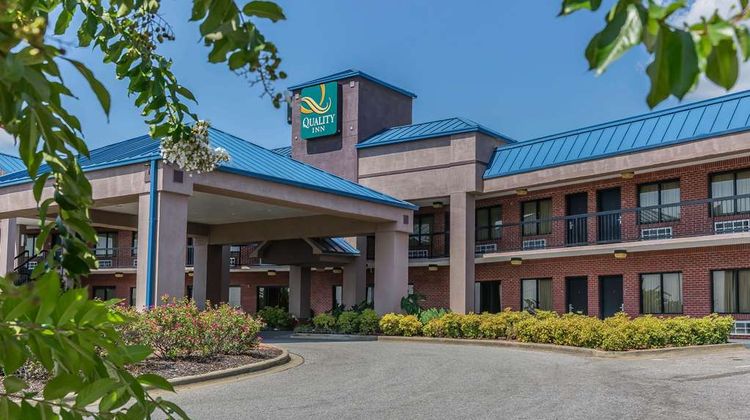 Quality Inn Exterior