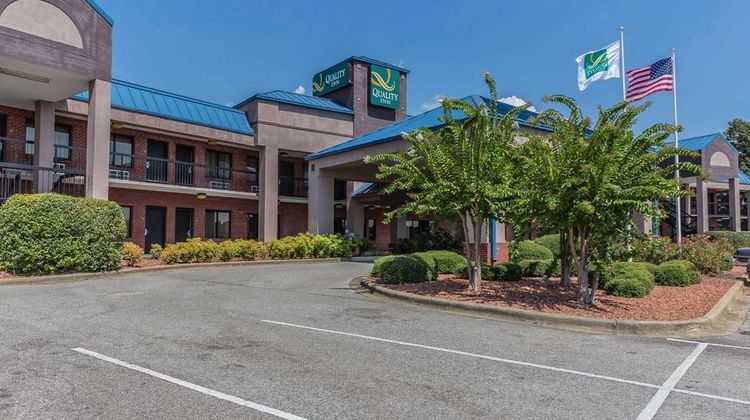 Quality Inn Exterior
