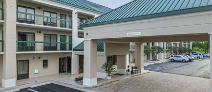 Econo Lodge Exterior
