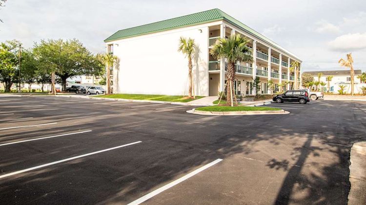 Econo Lodge Exterior