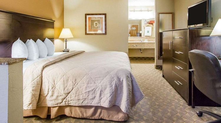 Quality Inn & Suites Suite