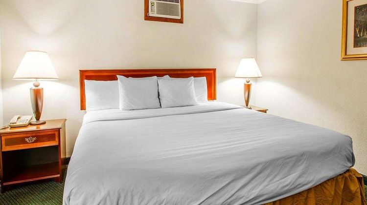 Clarion Inn & Suites Dothan South Suite