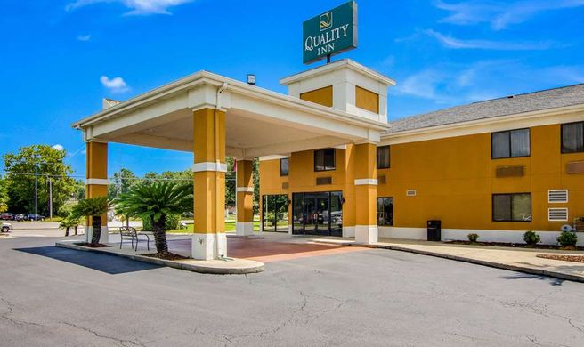 Quality Inn near University of Mobile Exterior