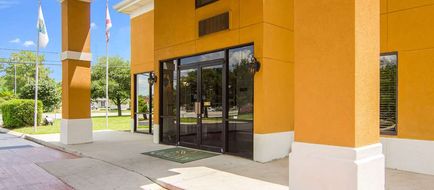 Quality Inn near University of Mobile Exterior