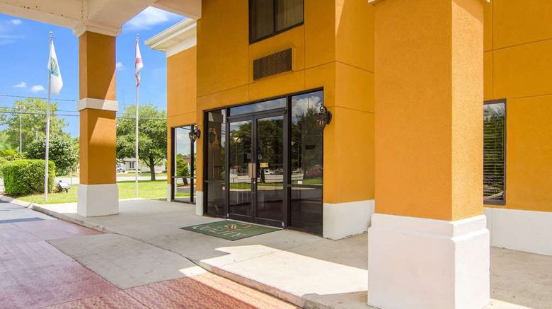 <b>Quality Inn near University of Mobile Exterior</b>. Images powered by <a href="https://iceportal.shijigroup.com/" title="IcePortal" target="_blank">IcePortal</a>.