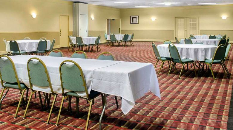 <b>Quality Inn University Area Meeting</b>. Images powered by <a href="https://iceportal.shijigroup.com/" title="IcePortal" target="_blank">IcePortal</a>.