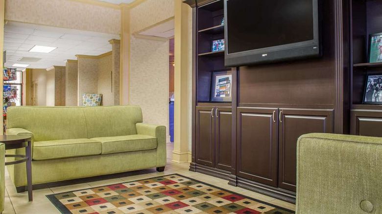 <b>Quality Inn University Area Lobby</b>. Images powered by <a href="https://iceportal.shijigroup.com/" title="IcePortal" target="_blank">IcePortal</a>.