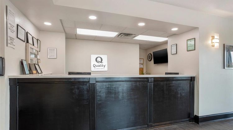 Quality Inn Foley Lobby