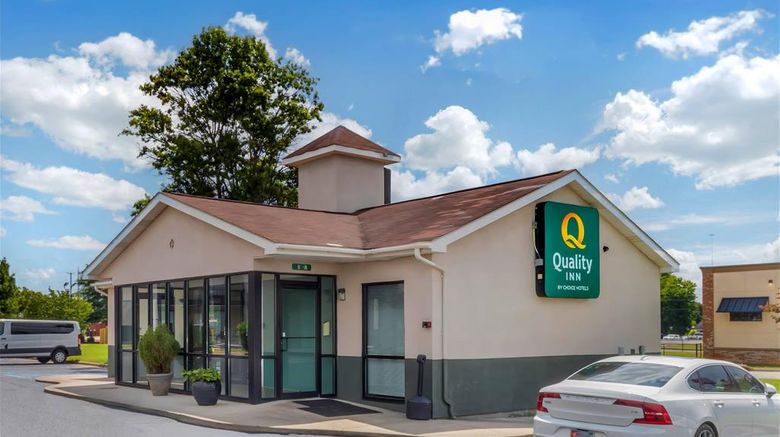 <b>Quality Inn Exterior</b>. Images powered by <a href="https://iceportal.shijigroup.com/" title="IcePortal" target="_blank">IcePortal</a>.