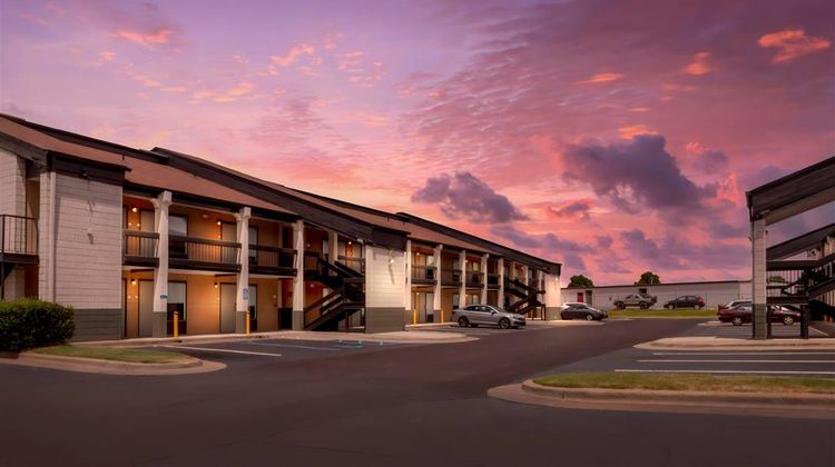 Quality Inn Exterior