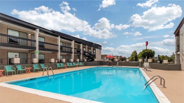 Quality Inn Pool