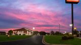 Econo Lodge Madison Airport Exterior