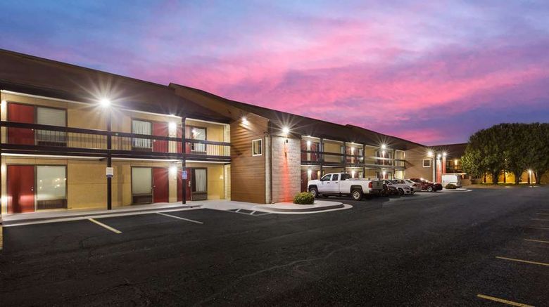 <b>Econo Lodge Madison Airport Exterior</b>. Images powered by <a href="https://iceportal.shijigroup.com/" title="IcePortal" target="_blank">IcePortal</a>.