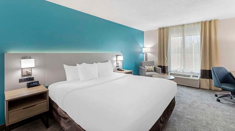<b>Comfort Inn Room</b>. Images powered by <a href="https://iceportal.shijigroup.com/" title="IcePortal" target="_blank">IcePortal</a>.