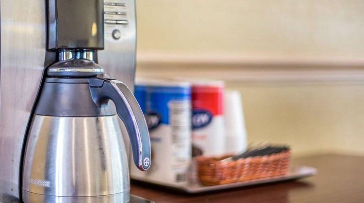 Econo Lodge Birmingham Lobby