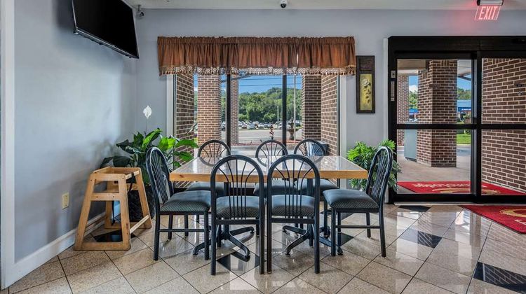 Econo Lodge Inn & Suites Restaurant