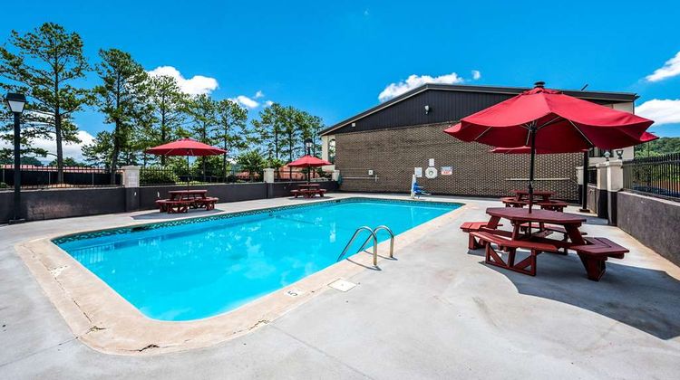 Econo Lodge Inn & Suites Pool
