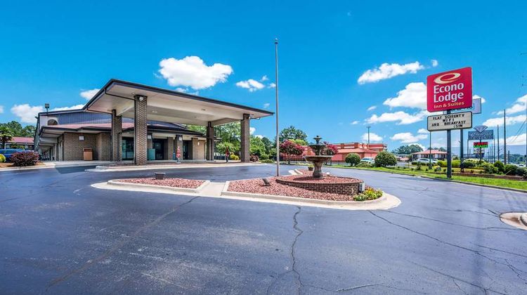 Econo Lodge Inn & Suites Exterior