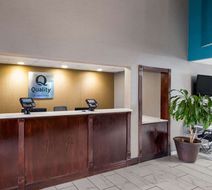 Quality Inn & Suites Lobby