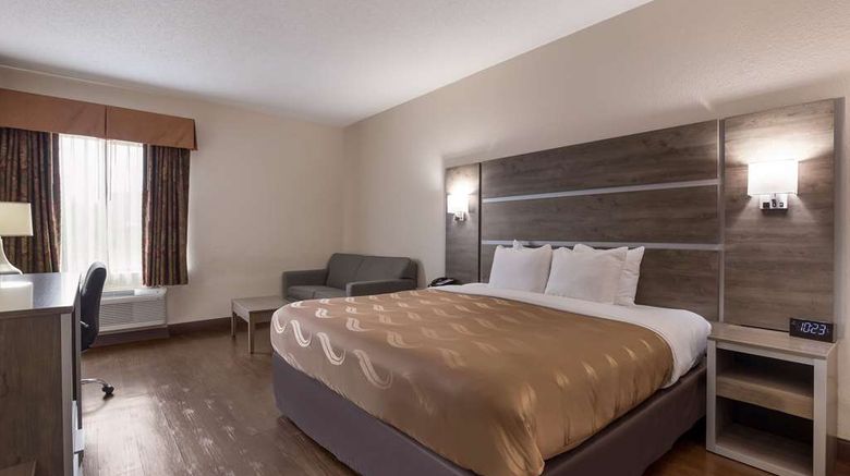 <b>Quality Inn & Suites Room</b>. Images powered by <a href="https://iceportal.shijigroup.com/" title="IcePortal" target="_blank">IcePortal</a>.