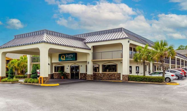 Quality Inn Exterior