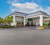 Quality Inn Exterior