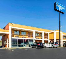 Rodeway Inn Exterior