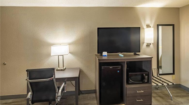 <b>Rodeway Inn Room</b>. Images powered by <a href="https://iceportal.shijigroup.com/" title="IcePortal" target="_blank">IcePortal</a>.