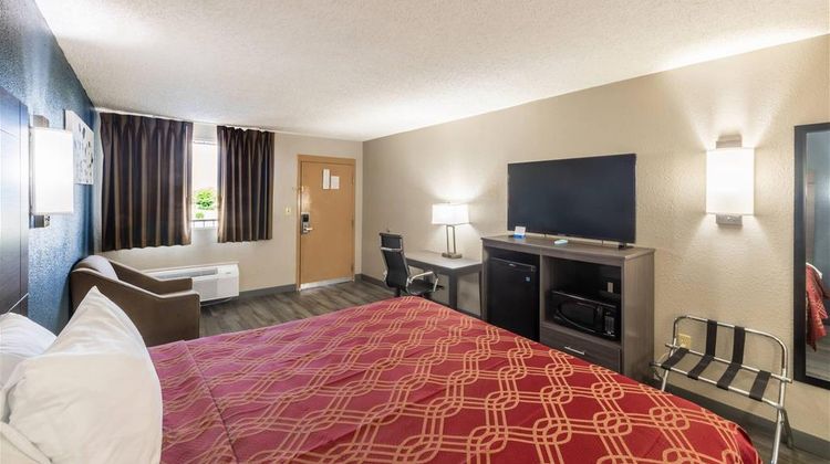 Rodeway Inn Room