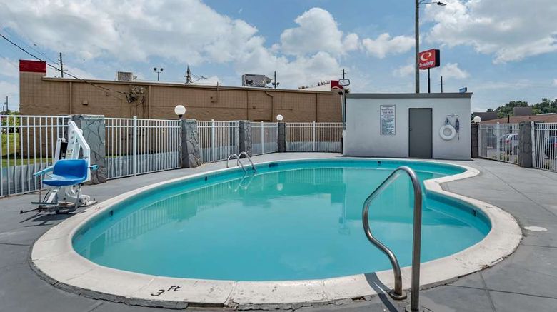 <b>Econo Lodge Oxford Pool</b>. Images powered by <a href="https://iceportal.shijigroup.com/" title="IcePortal" target="_blank">IcePortal</a>.