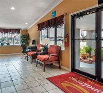 Econo Lodge Oxford Lobby