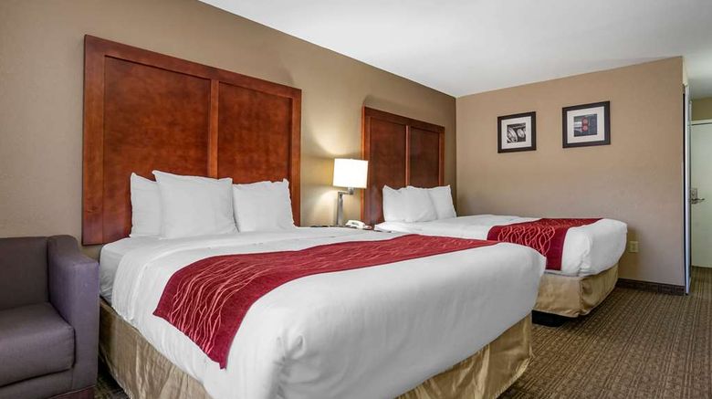 <b>Comfort Inn and Suites Leeds Room</b>. Images powered by <a href="https://iceportal.shijigroup.com/" title="IcePortal" target="_blank">IcePortal</a>.