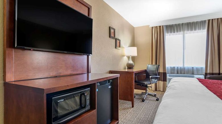 <b>Comfort Inn and Suites Leeds Room</b>. Images powered by <a href="https://iceportal.shijigroup.com/" title="IcePortal" target="_blank">IcePortal</a>.