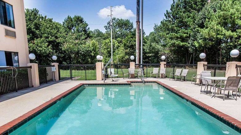 <b>Sleep Inn Pool</b>. Images powered by <a href="https://iceportal.shijigroup.com/" title="IcePortal" target="_blank">IcePortal</a>.