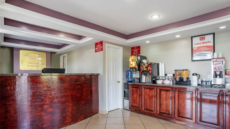 Econo Lodge Inn and Suites Evergreen Lobby