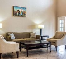 Quality Inn University Area Lobby