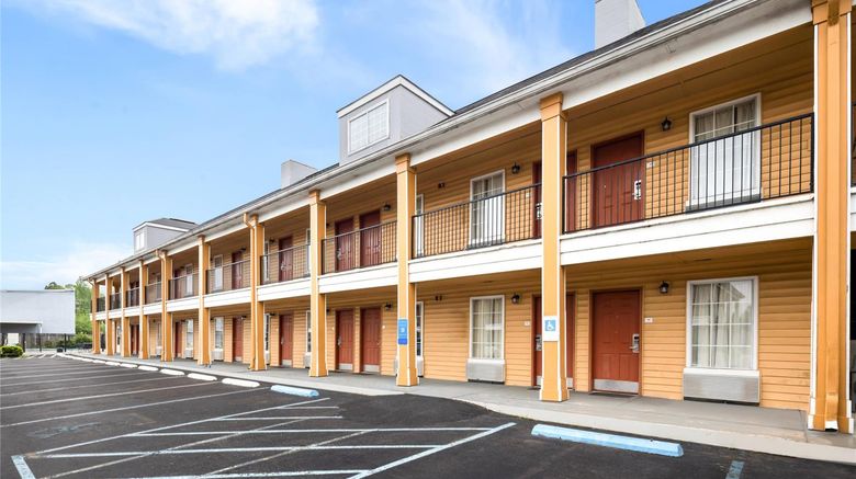<b>Quality Inn Exterior</b>. Images powered by <a href="https://iceportal.shijigroup.com/" title="IcePortal" target="_blank">IcePortal</a>.