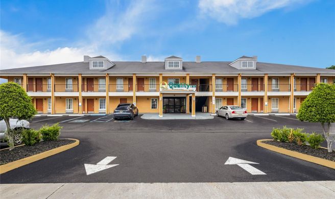 Quality Inn Exterior