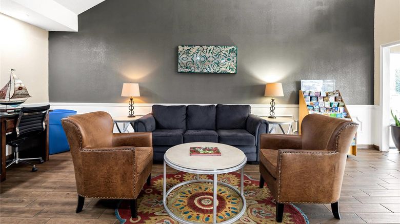 <b>Quality Inn Lobby</b>. Images powered by <a href="https://iceportal.shijigroup.com/" title="IcePortal" target="_blank">IcePortal</a>.