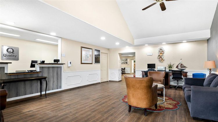 Quality Inn Lobby